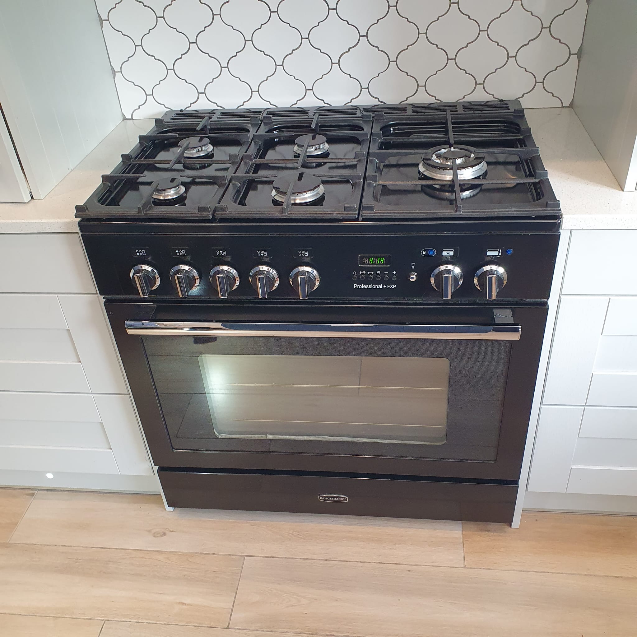 kitchen appliance cleaning in Newtownards